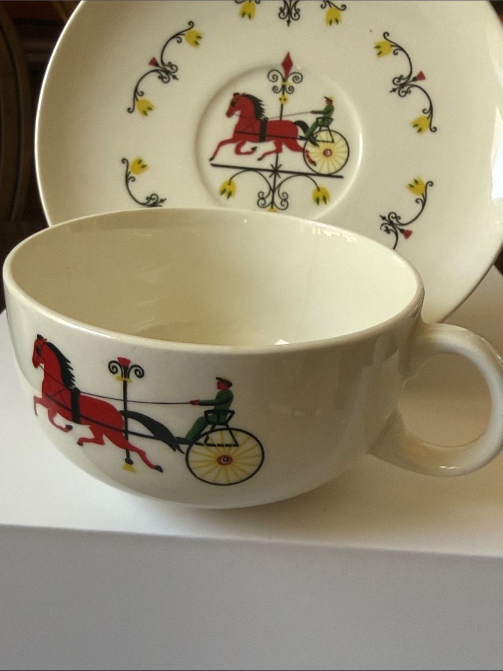 Mid century Crooksville Trotter pattern tea cup & saucer set for display - Picture 2 of 10